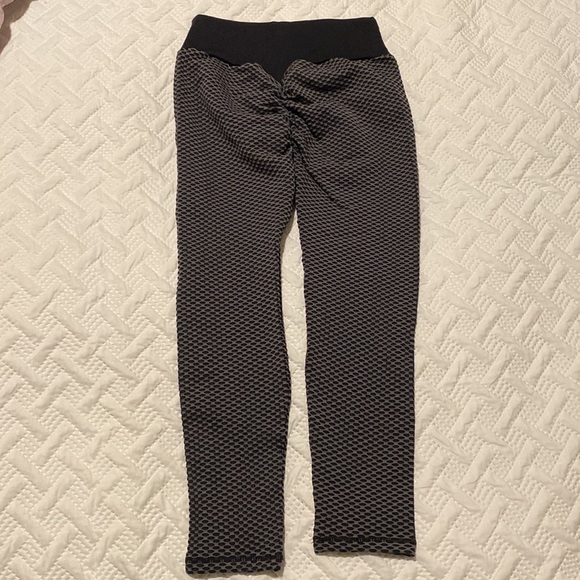 3 Legging Bundle - Picture 3 of 10